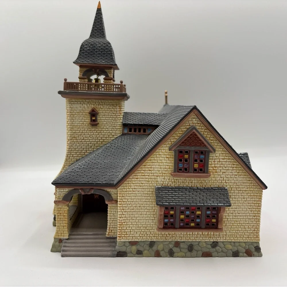 Department 56‎ 1998 Seasons Bay Chapel On The Hill First Edition 53302 Retired